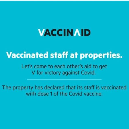 Vaccinated Staff - Oyo 1703 Terang Bintang Hotel Batam Εξωτερικό φωτογραφία