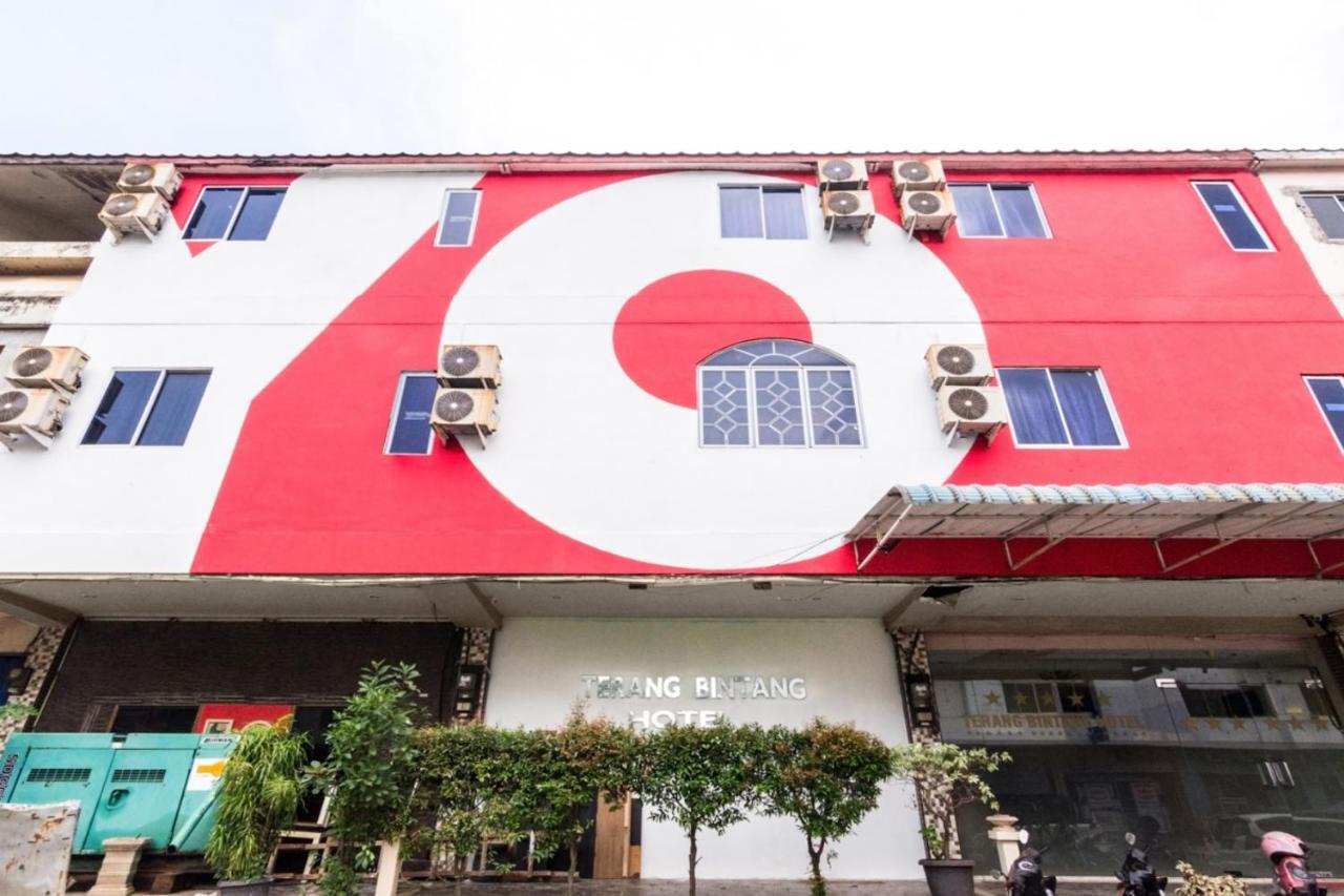 Vaccinated Staff - Oyo 1703 Terang Bintang Hotel Batam Εξωτερικό φωτογραφία