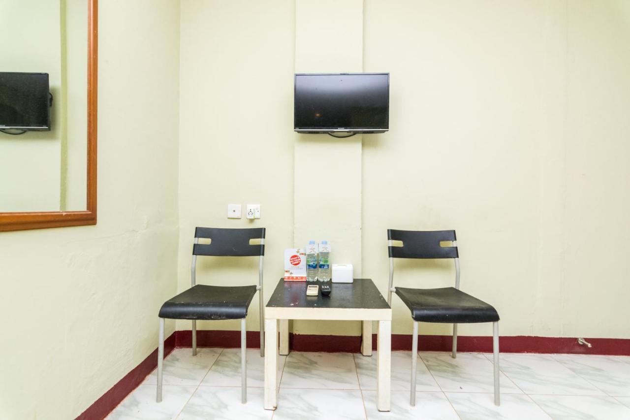 Vaccinated Staff - Oyo 1703 Terang Bintang Hotel Batam Εξωτερικό φωτογραφία